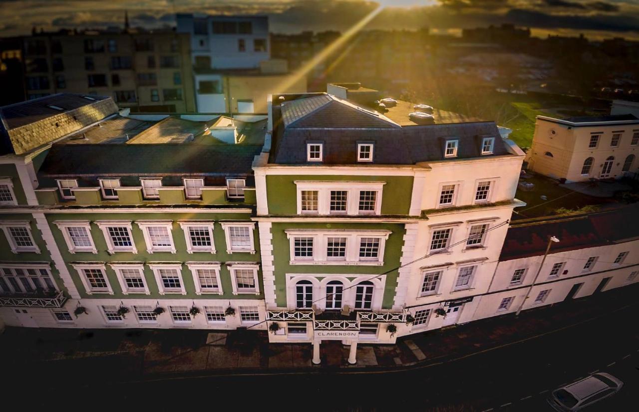 The Clarendon Royal Community Hotel เกรฟเซ็นด์ ภายนอก รูปภาพ