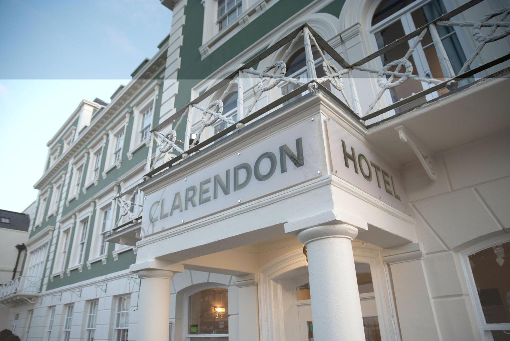 The Clarendon Royal Community Hotel เกรฟเซ็นด์ ภายนอก รูปภาพ